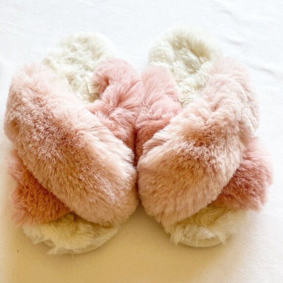 Target Pink Fuzzy Sandal Slippers Size 4/5 - Picture 1 of 5